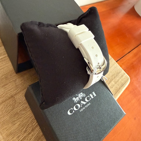 Coach Maddy Watch - Picture 5 of 8